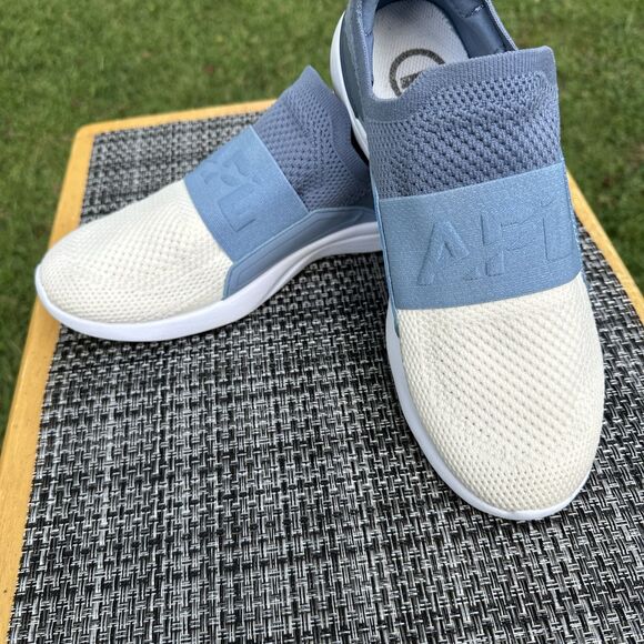 APL TechLoom Bliss Womens Sz: 8.5 Light Blue, periwinkle blue and cream/wh - Picture 1 of 16